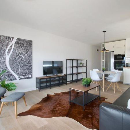 Penthouse Apartment By Hi5 -At The Top Of بودابست المظهر الخارجي الصورة