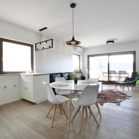 Penthouse Apartment By Hi5 -At The Top Of بودابست المظهر الخارجي الصورة