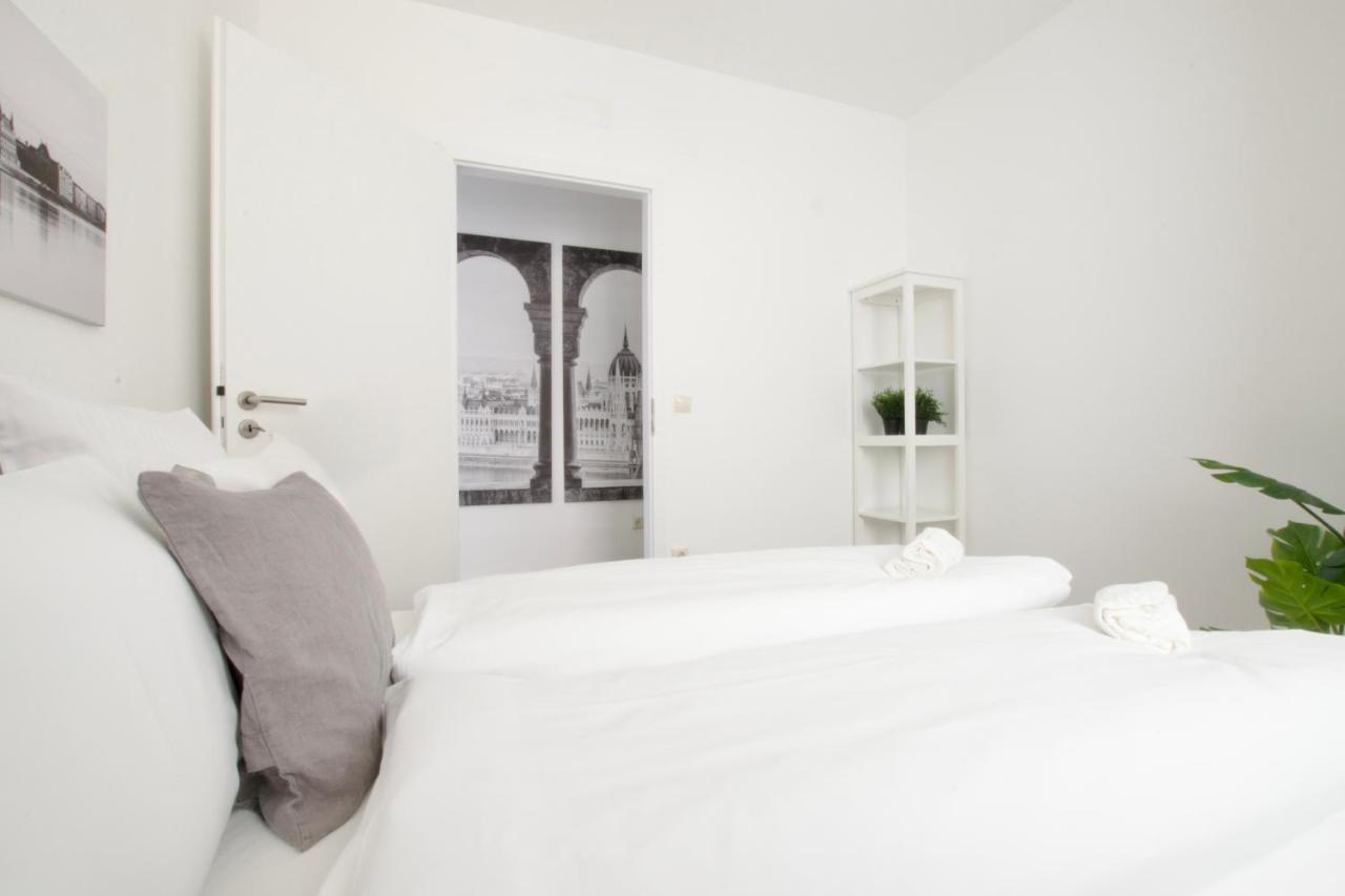 Penthouse Apartment By Hi5 -At The Top Of بودابست المظهر الخارجي الصورة