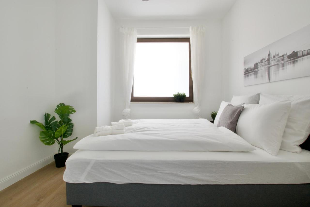 Penthouse Apartment By Hi5 -At The Top Of بودابست المظهر الخارجي الصورة