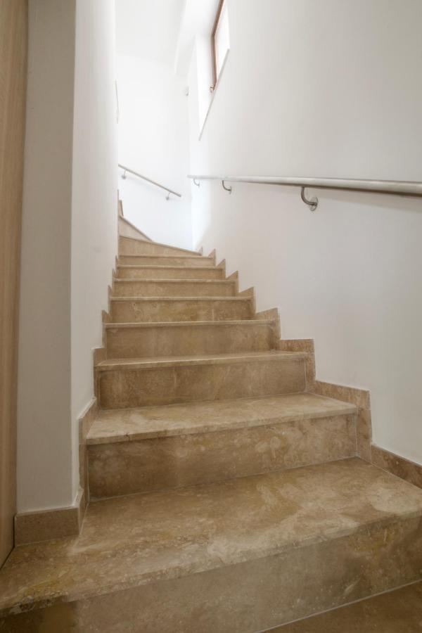 Penthouse Apartment By Hi5 -At The Top Of بودابست المظهر الخارجي الصورة