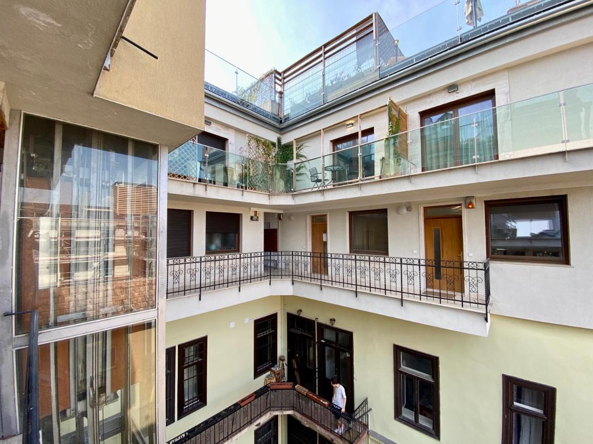 Penthouse Apartment By Hi5 -At The Top Of بودابست المظهر الخارجي الصورة